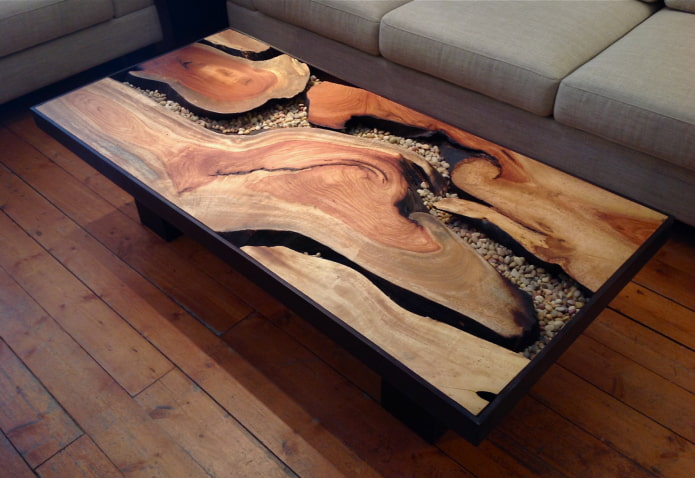 Mesa con guijarros