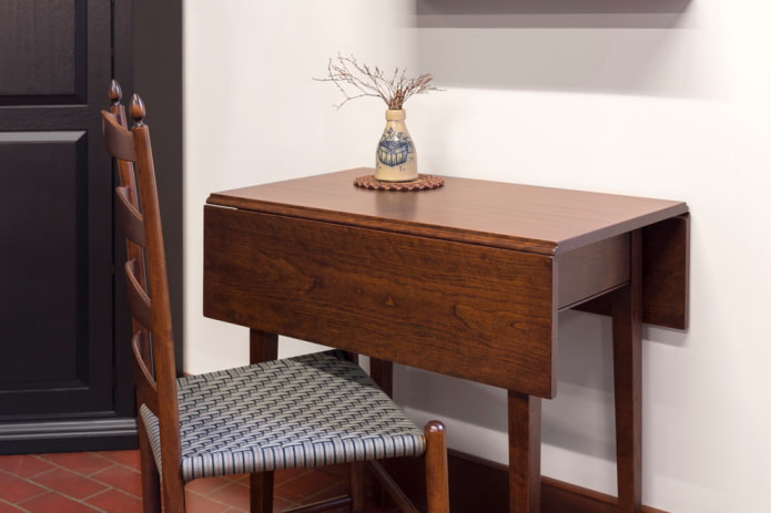 mesa plegable marrón