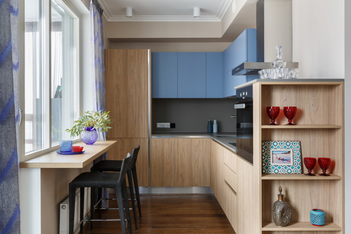 Alféizar de la ventana que se convierte en una mesa en la cocina