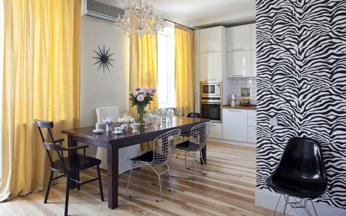 suelo laminado en el interior de la cocina
