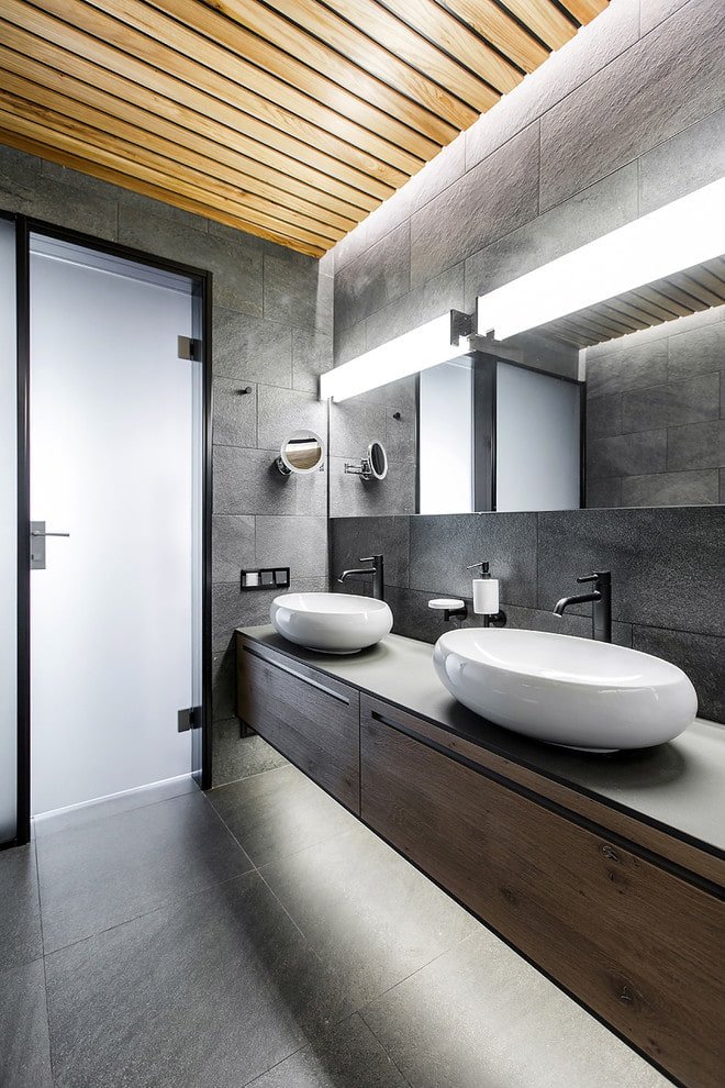 Puertas claras de estilo moderno