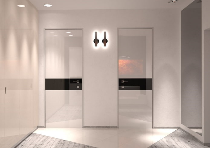 Puertas brillantes de tono claro en el interior