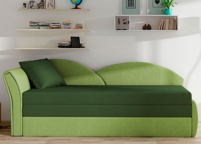 Otomana verde en el interior