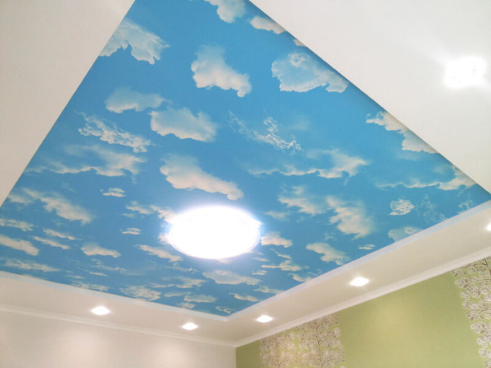 lienzo con cielo y nubes