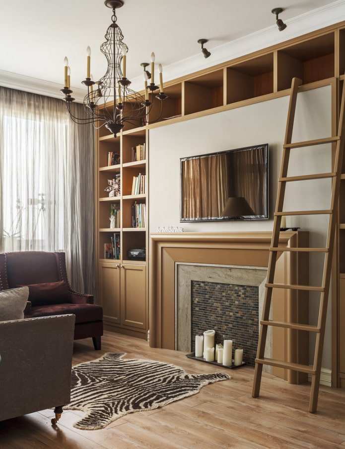 TV y chimenea integradas en los muebles del interior