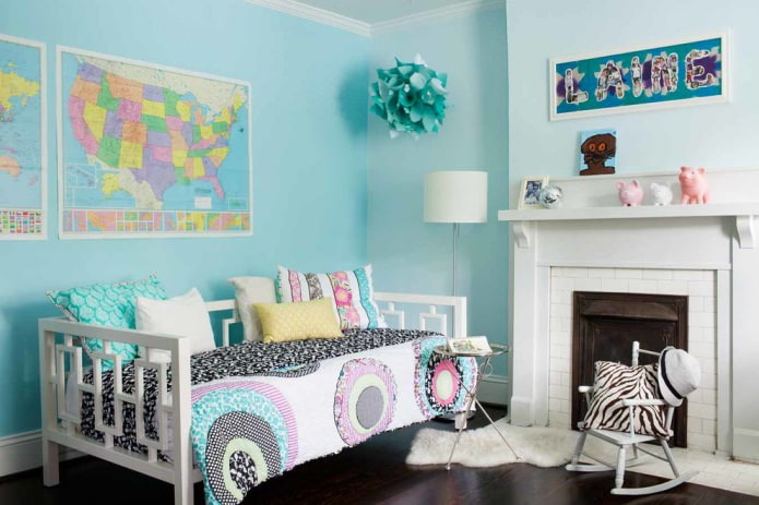 Habitación infantil con laminado oscuro