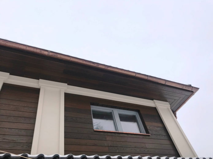 acabado de la fachada con madera