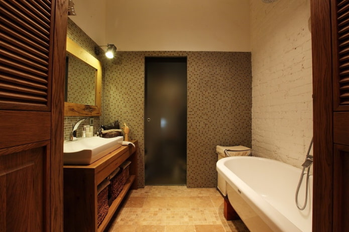 Puertas mate en el interior de un baño
