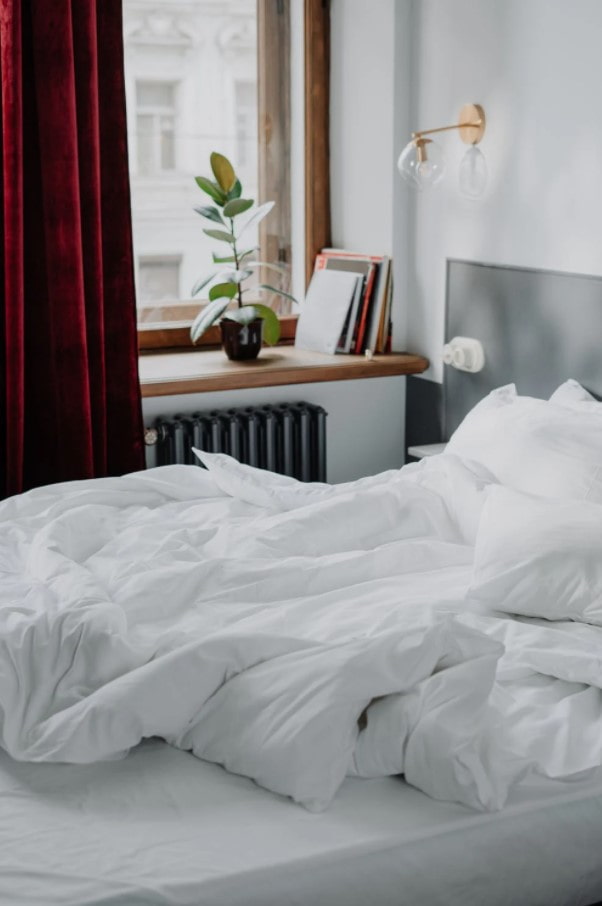 ropa de cama blanca
