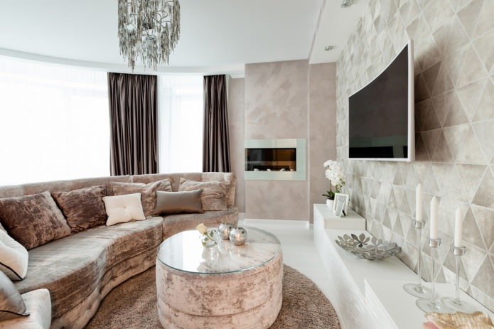 Cortinas oscuras en un salón beige