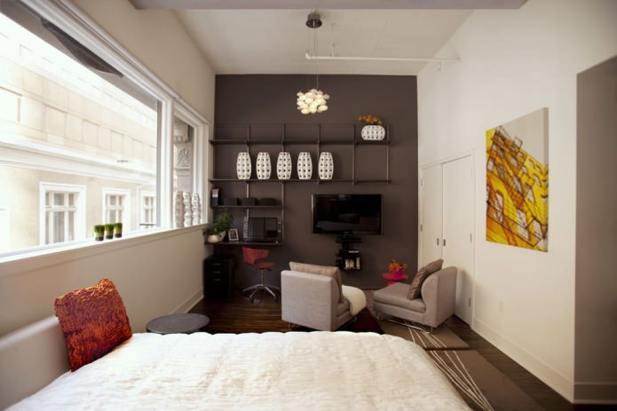 combinación de colores de paredes, suelo y techo en una habitación estrecha