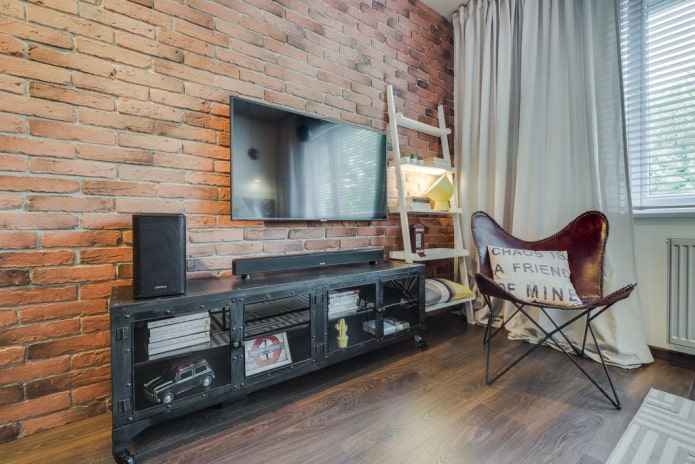 Mueble de TV en el interior de estilo loft