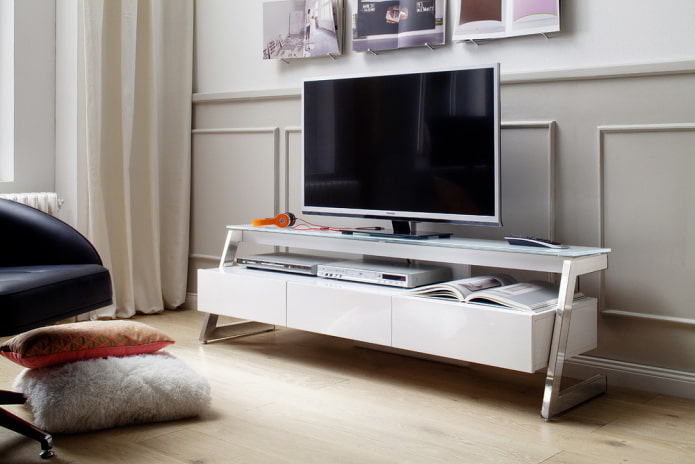 Mueble de TV en un interior de alta tecnología