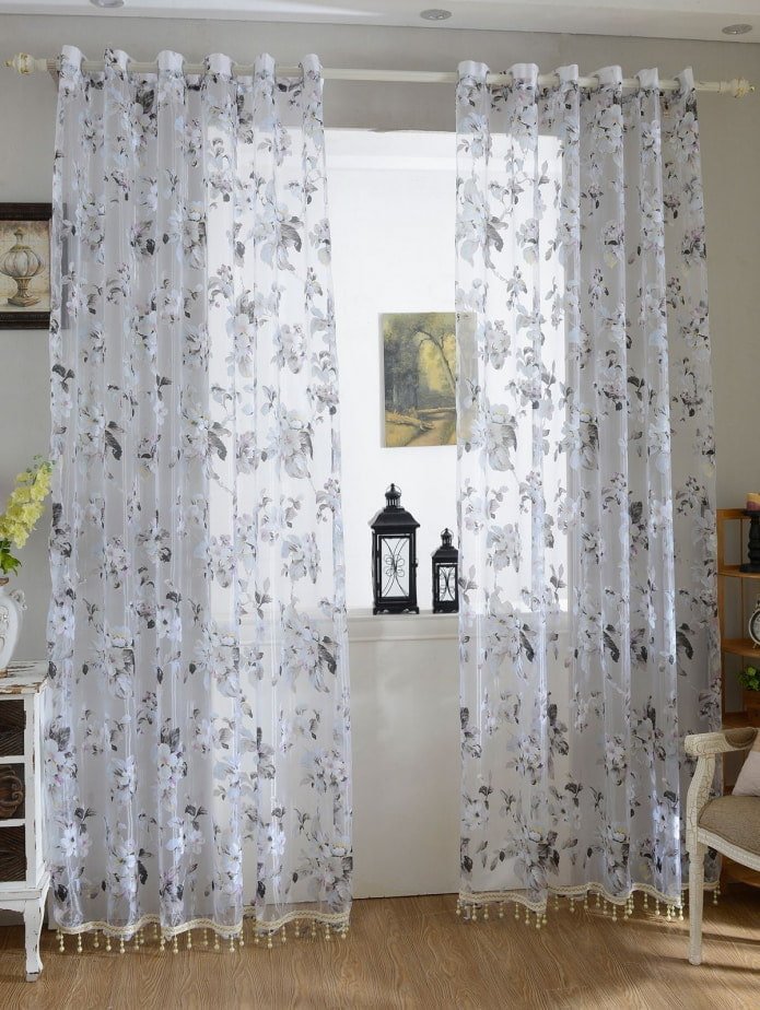 tul con estampado floral