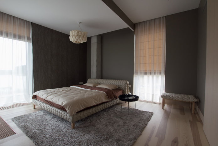 cortinas combinadas con estores romanos en el dormitorio