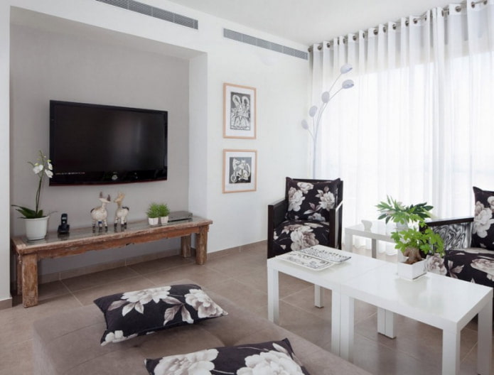 cortinas blancas en la sala