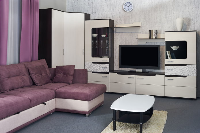 Armario modular de esquina en el interior del salón