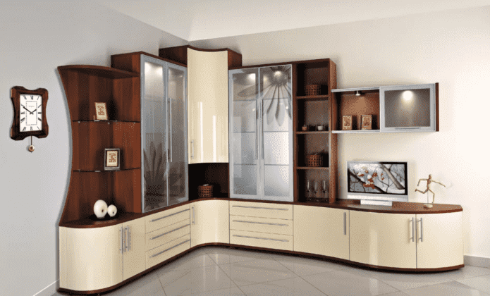 mueble de pared esquinero en el interior del salón