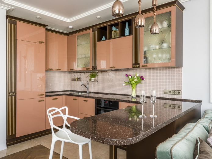 cocina de esquina con barra