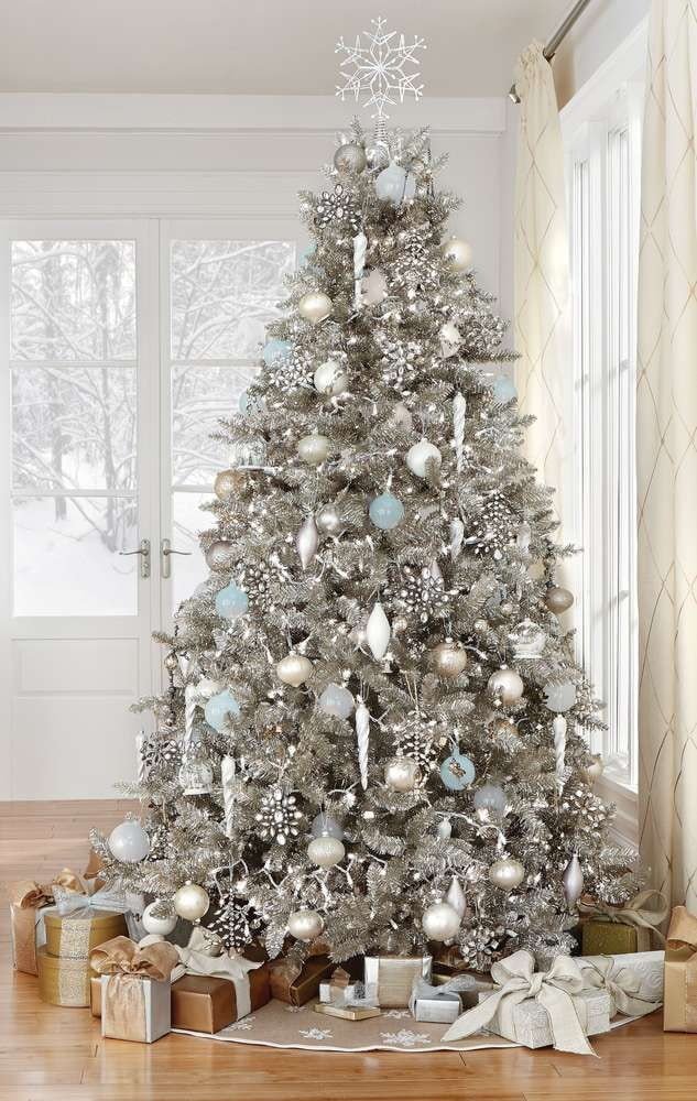Árbol de Navidad plateado