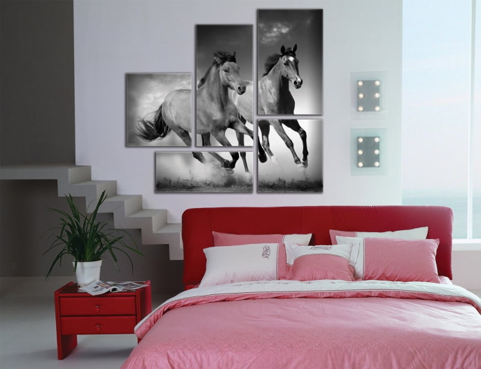cuadro modular con caballos en el dormitorio