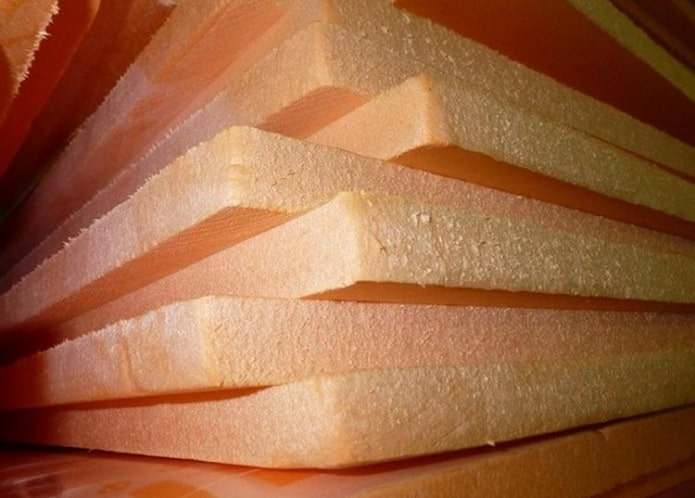 Varios paneles de espuma de poliestireno