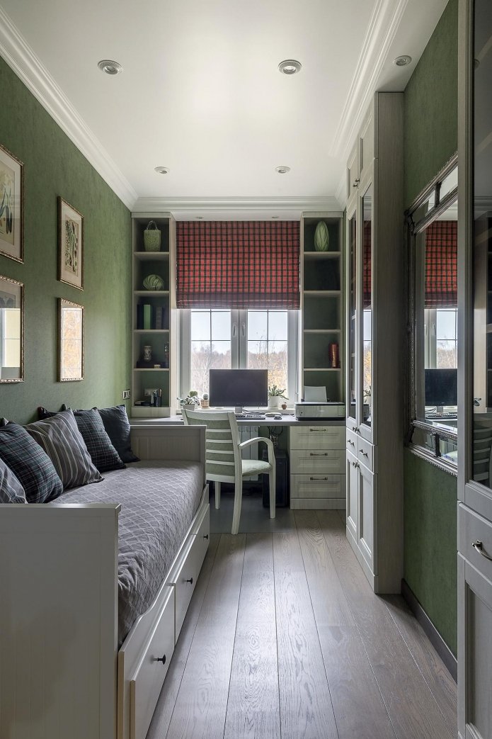 habitación infantil estrecha y oscura