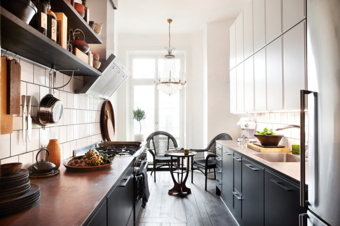 muebles en una cocina alargada