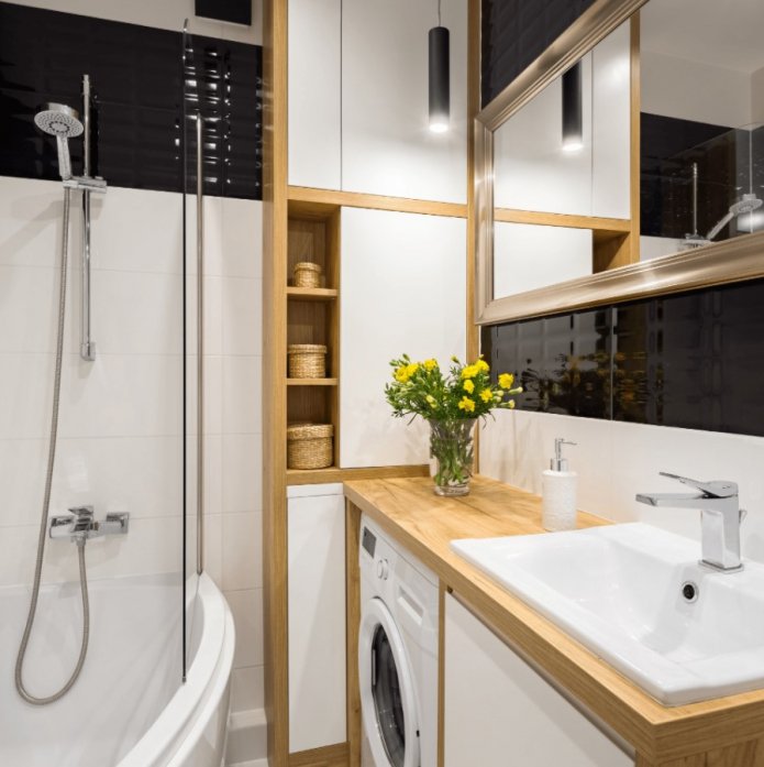 muebles de madera en el baño