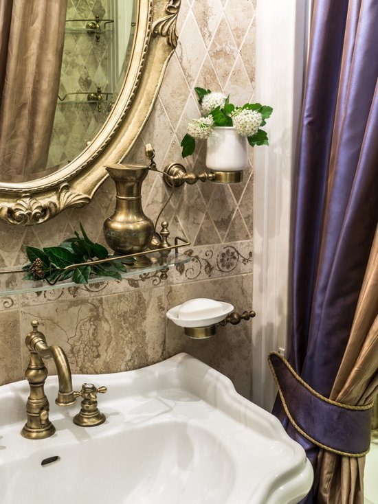 Estantes de cristal con efecto bronce