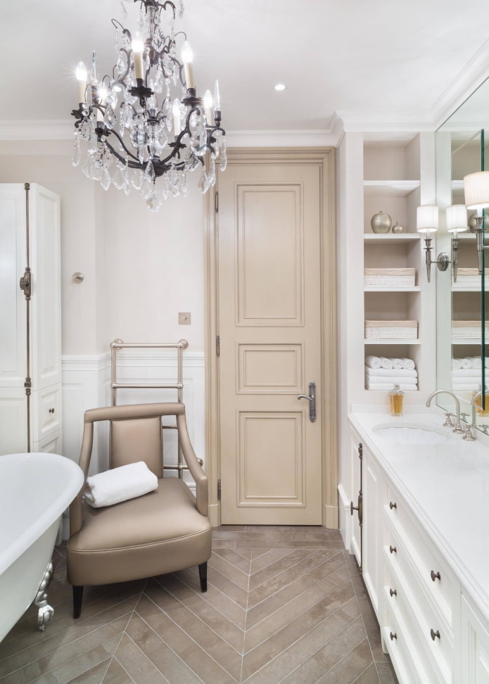 Baño con sillón