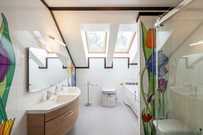 Estilo moderno en el baño del ático