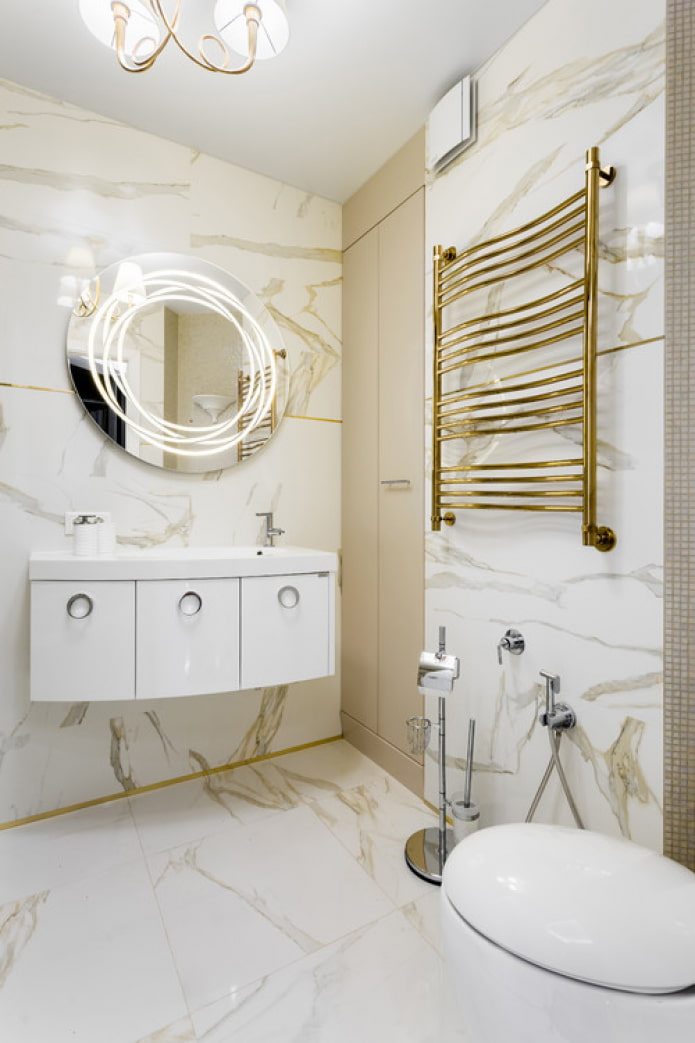 toallero calefaccionado de bronce en el baño