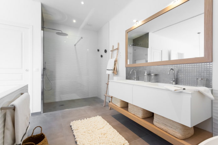 Baño escandinavo en tonos blancos