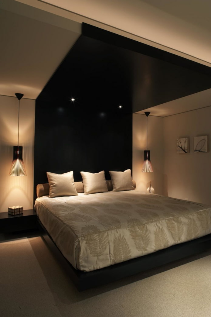 Destaca la cama en el dormitorio
