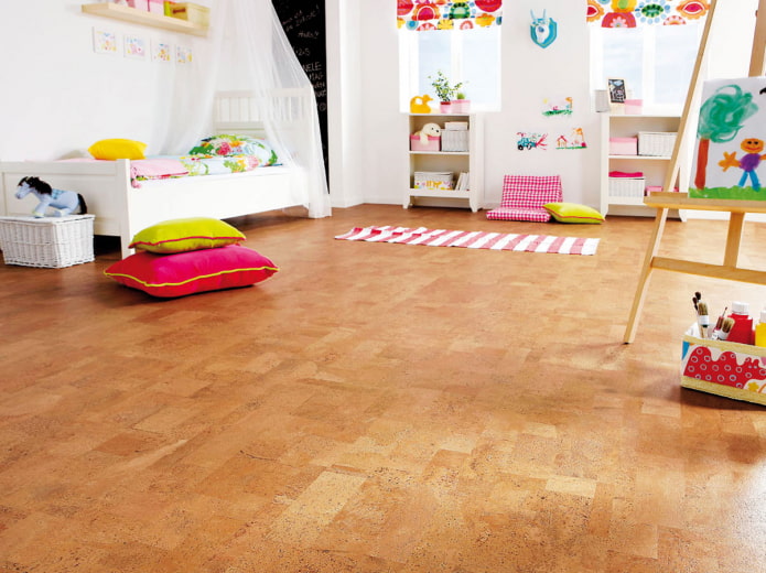 suelo de corcho en la habitación infantil