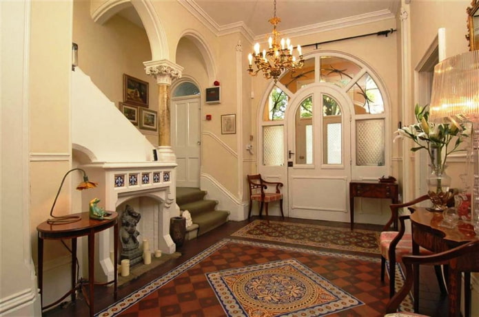 Puertas de entrada con arco en el interior