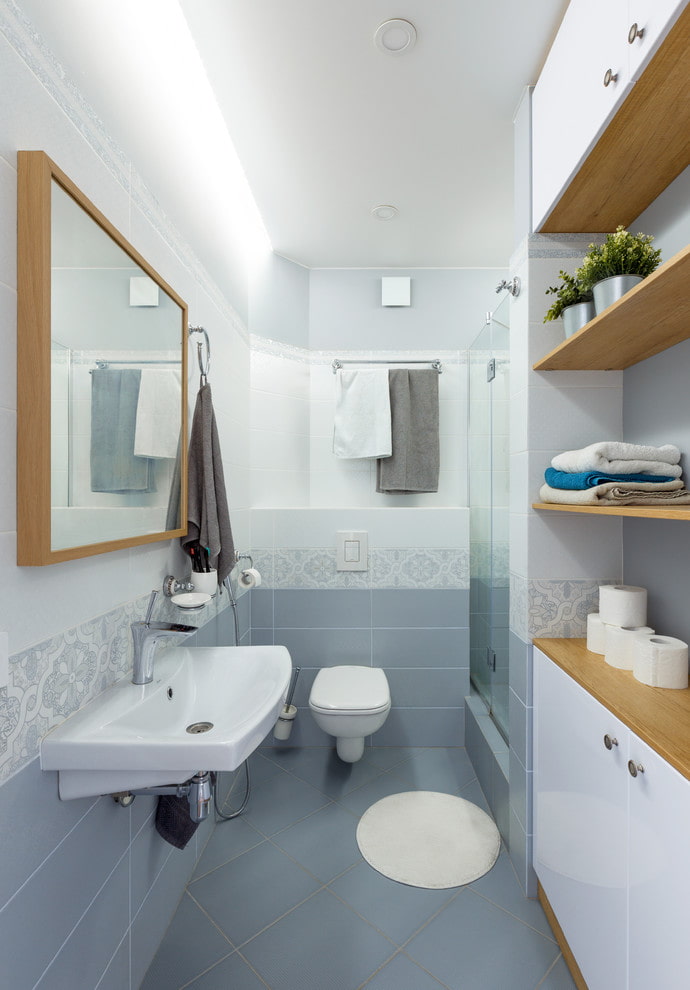 Techo de baño con iluminación