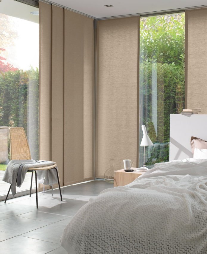 Paneles japoneses en el interior del dormitorio