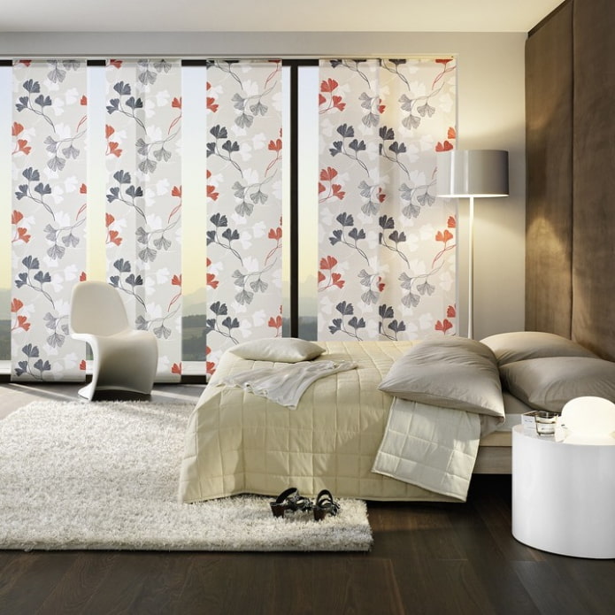 Paneles japoneses en el interior del dormitorio