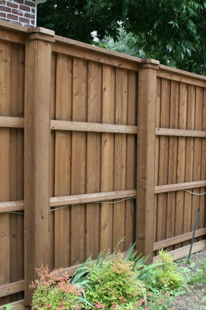 valla de madera maciza