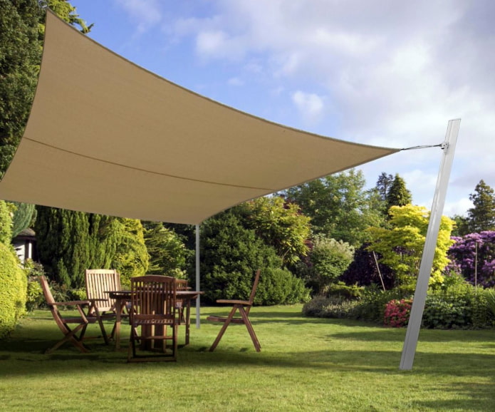 carpa vela en el terreno