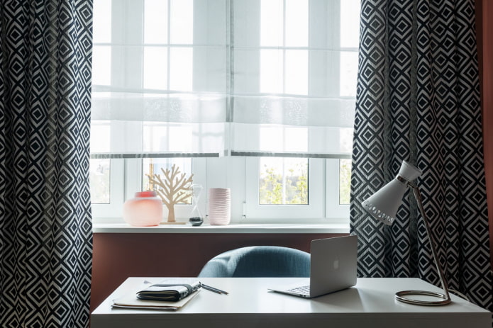 Persianas romanas con cortinas