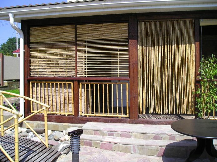 Cortinas de bambú para un cenador