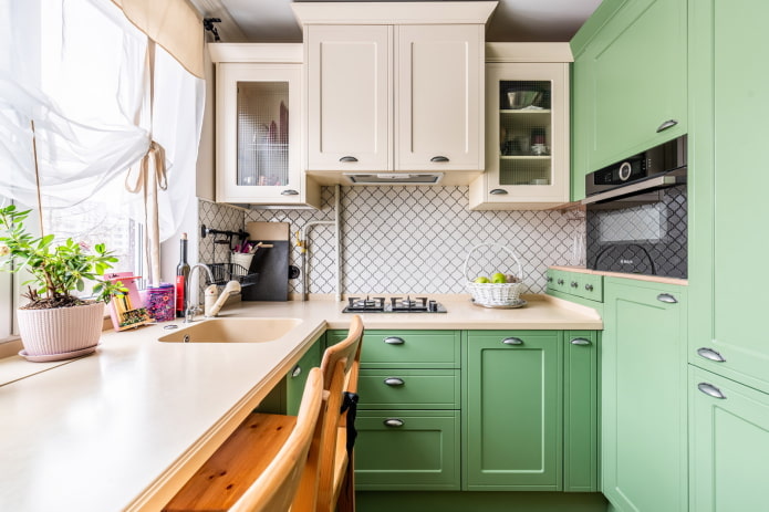 cocina en tonos verde claro