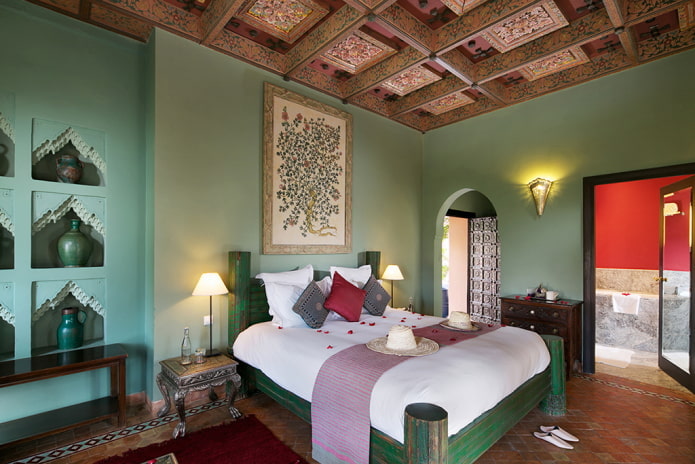 dormitorio verde de estilo oriental