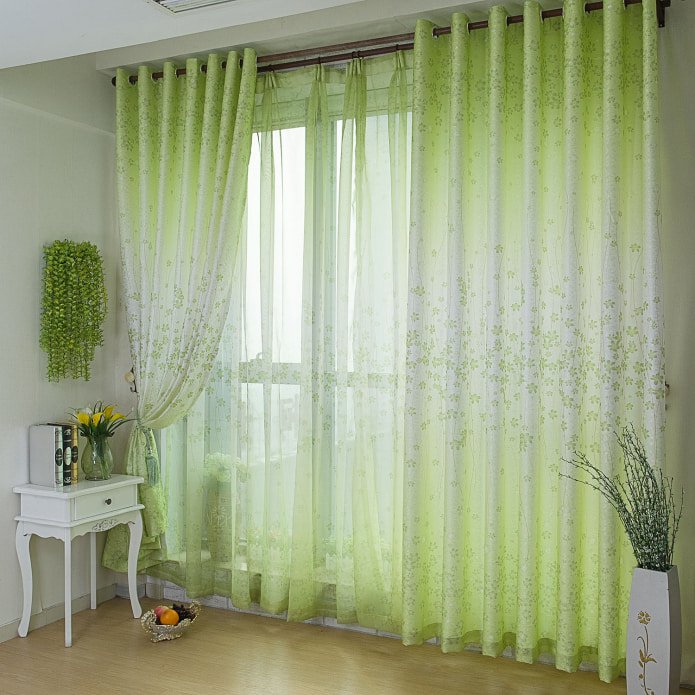 cortina de voile con estampado floral