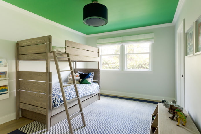 Techo verde en la habitación infantil