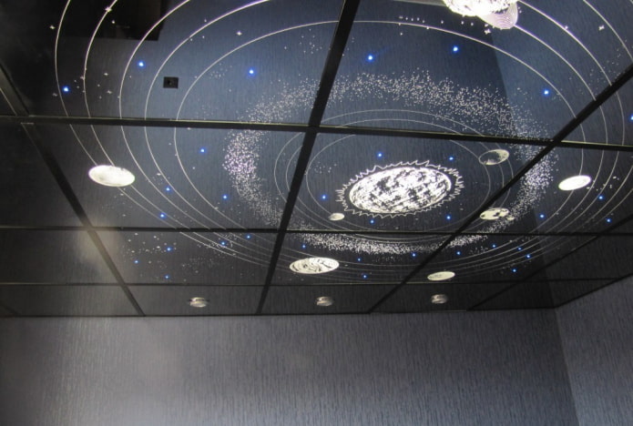 diseño de techo con espejo y cielo estrellado