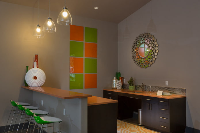 Decoración de espejos en el interior de la cocina